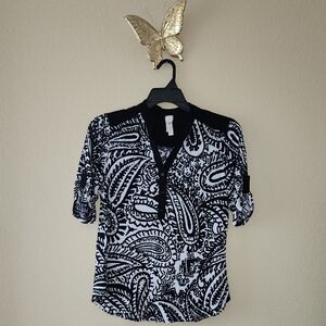 Black and White Paisley Women's Top